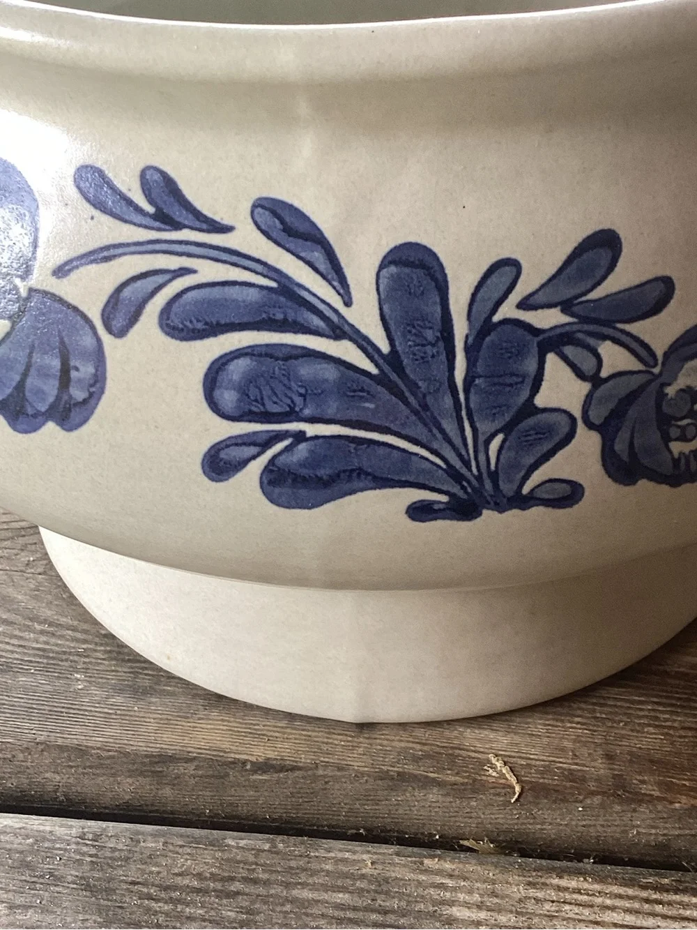 Pfaltzgraff Yorktowne Vintage Soup Tureen - no lid or ladle